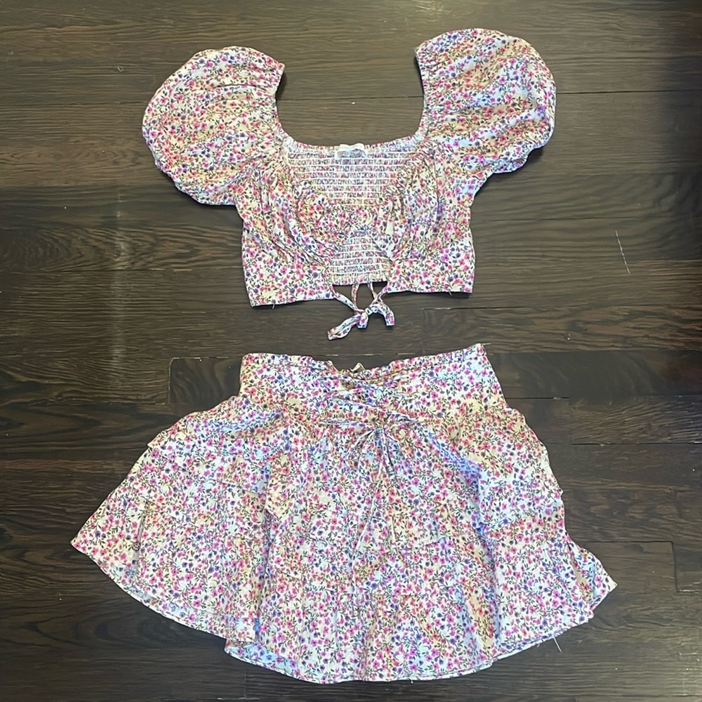 Mini skirt and top set